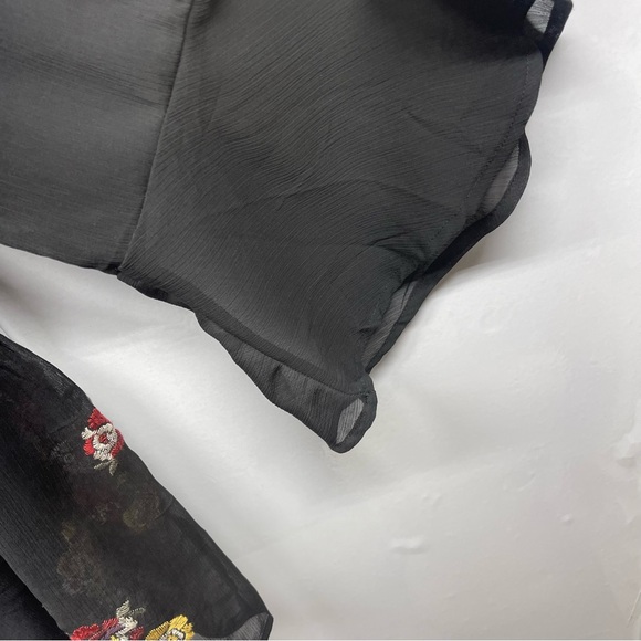 Torrid embroidered chiffon bell sleeve blouse 3X - Picture 7 of 10